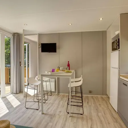 4p 2bdrms Aircon * Castellane