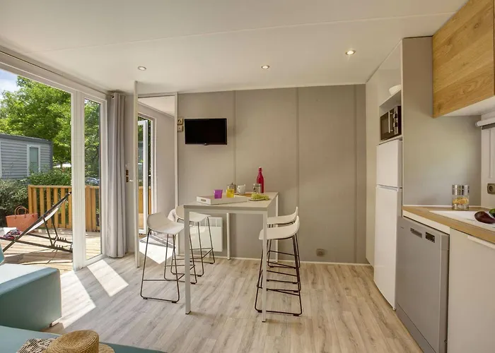 4p 2bdrms Aircon * Castellane